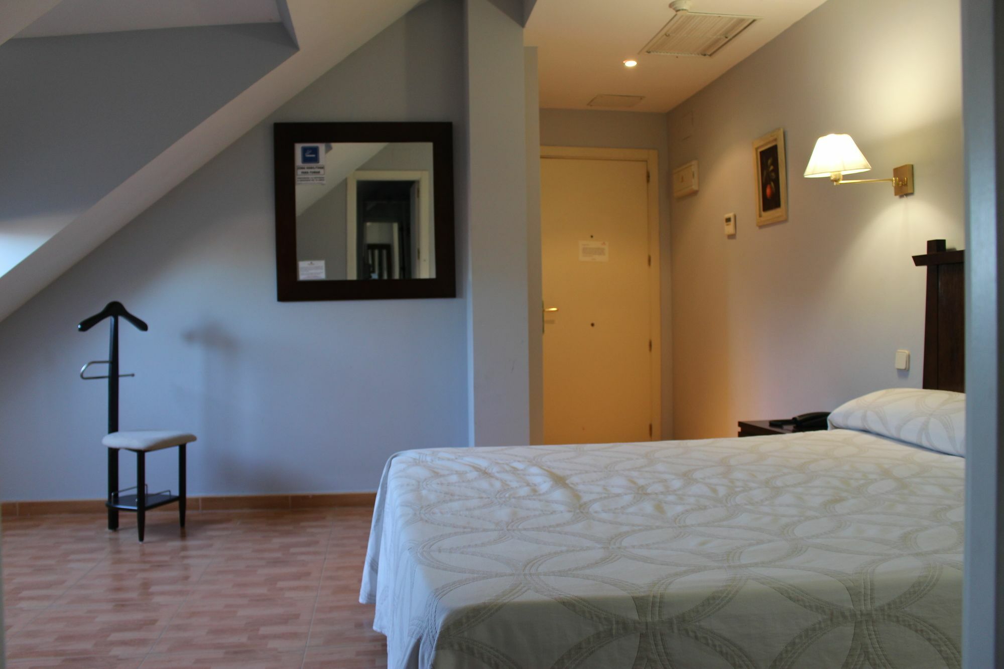 Apartahotel Villa De Parla Exterior photo